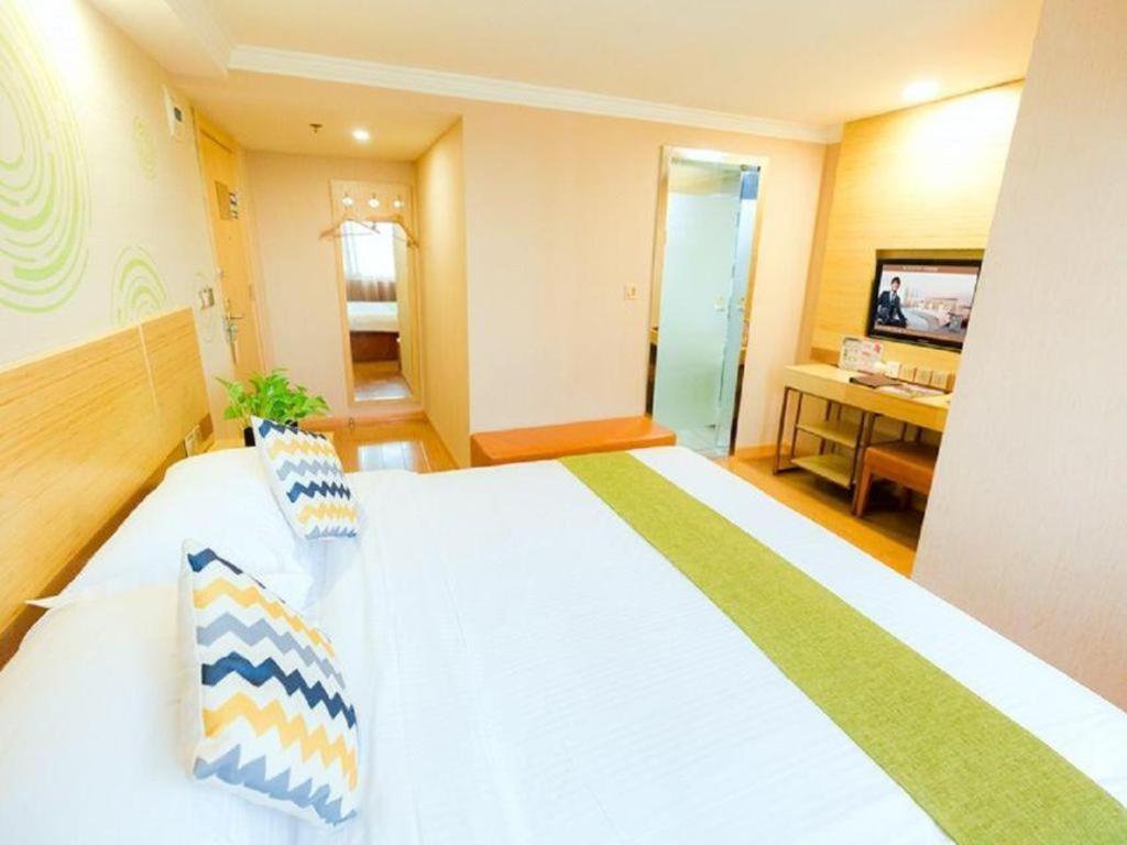 格林豪泰上海新村路地铁站同济医院智选酒店 外观 照片